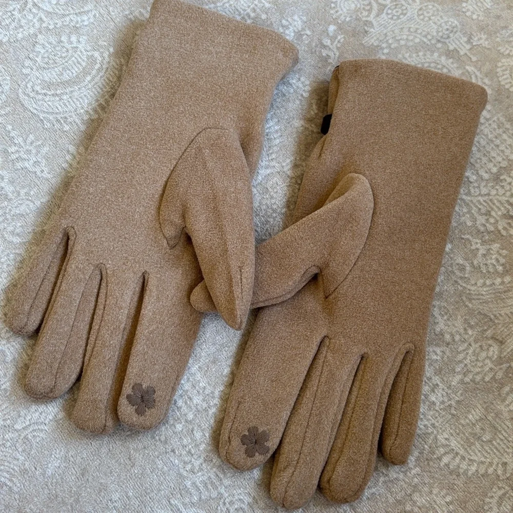 Elegant Tan Touchscreen Gloves w/ Brown & Gold Tone Horsebit Accent Winter